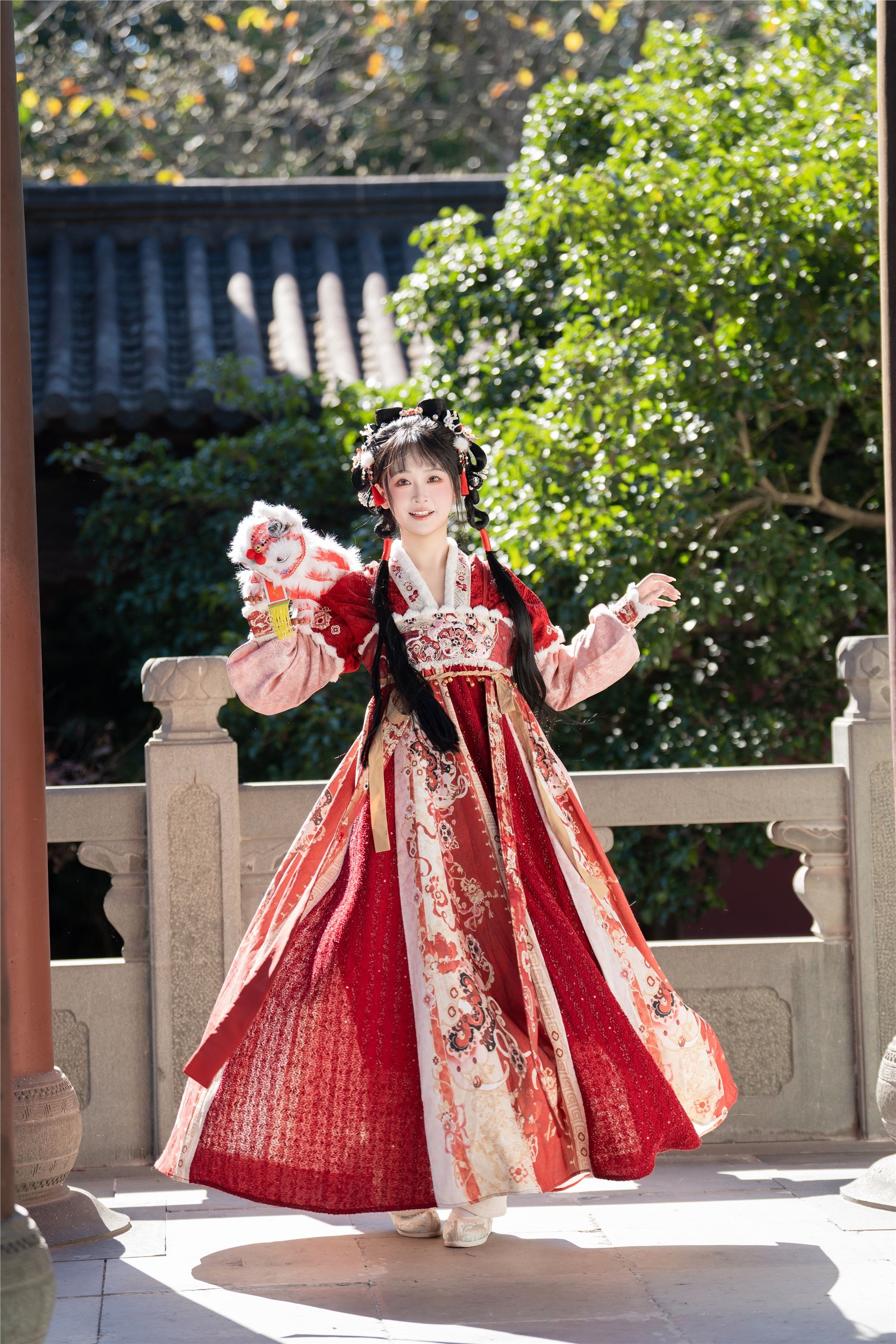 YITUYU艺图语 2025.01.31 提前过蛇年了 湫一只岁岁